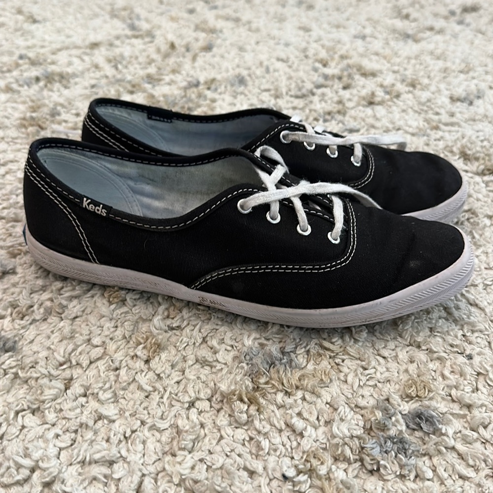 Black canvas Keds